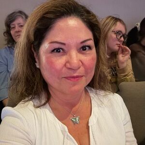 Meet your Posher, Alma